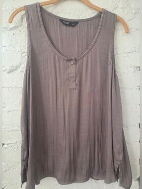 Simply Vera Vera Wang Taupe Scoop Neck Button Tank